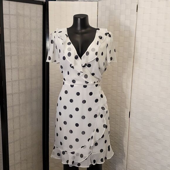 BRAND NEW KARL LAGERFELD PARIS WOMEN'S FAUX WRAP RUFFLE CHIFFON DRESS - Picture 2 of 16